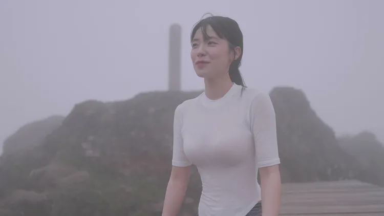 李多慧登頂七星山遇到大白牆。翻攝自李多慧YouTube