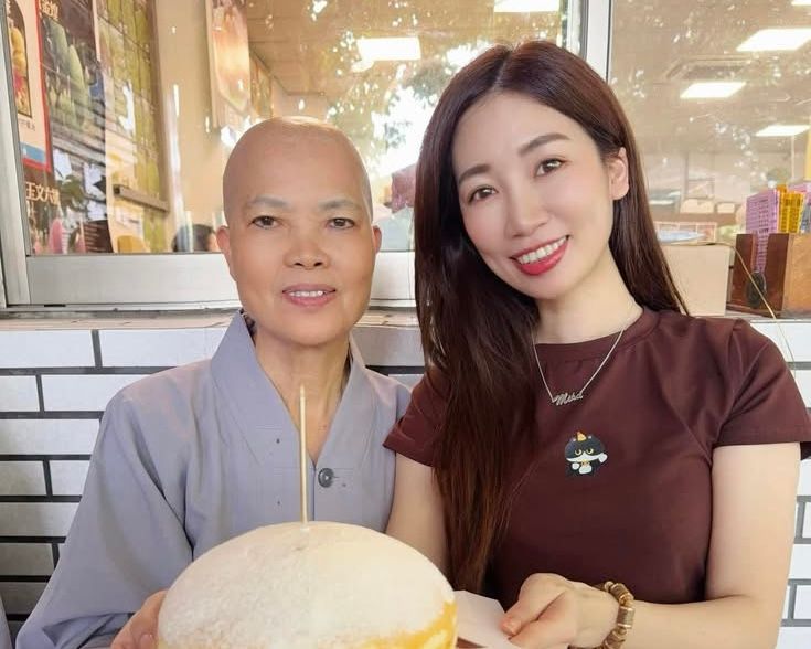向蕙玲母親節合體「媽咪師父」 認媽媽已剃度為尼:全家都很祝福