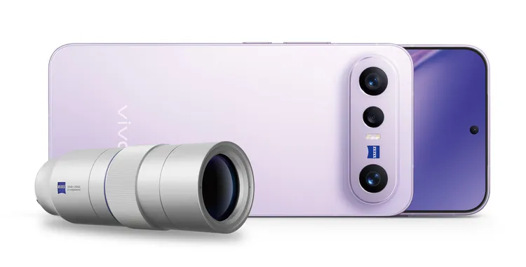 vivo X300 FE主打同價位少見的蔡司長焦體驗，不僅搭載5000萬畫素超級長焦鏡頭，也支援外接蔡司2.35x長焦增距鏡，進一步強化演唱會、旅遊與遠距拍攝能力。vivo提供