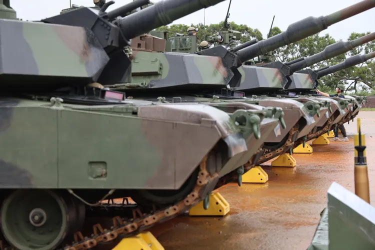漢光41號演習 陸軍新式裝備「M1A2T」在陸軍584旅新竹坑子口訓場實施120公厘戰車砲實彈射擊。李俊毅攝