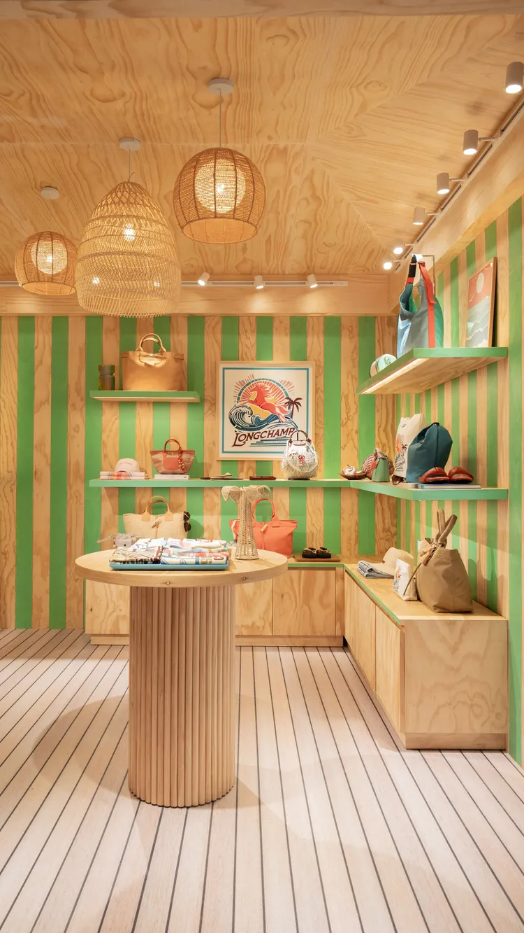 LONGCHAMP夏季快閃店在墾丁凱撒大飯店登場。品牌提供