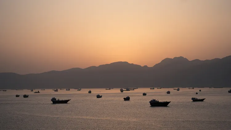 美國、以色列與伊朗之間的衝突造成荷莫茲海峽（Strait of Hormuz）持續封鎖。路透