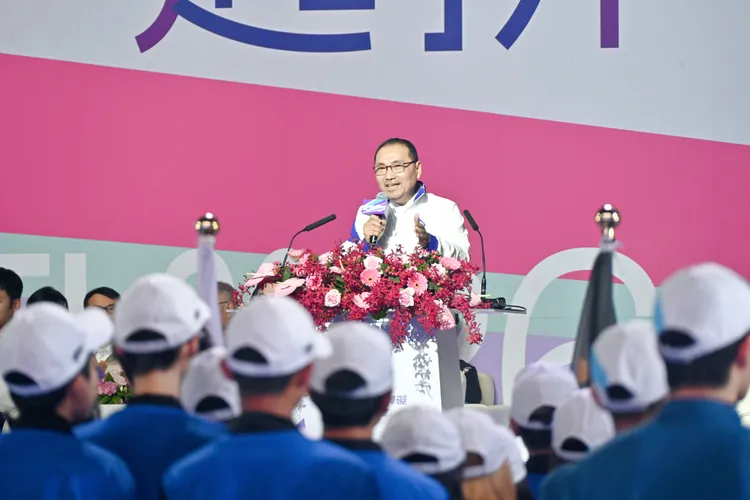侯友宜為全障運選手喝采，盼「拼出國家希望」。市府提供