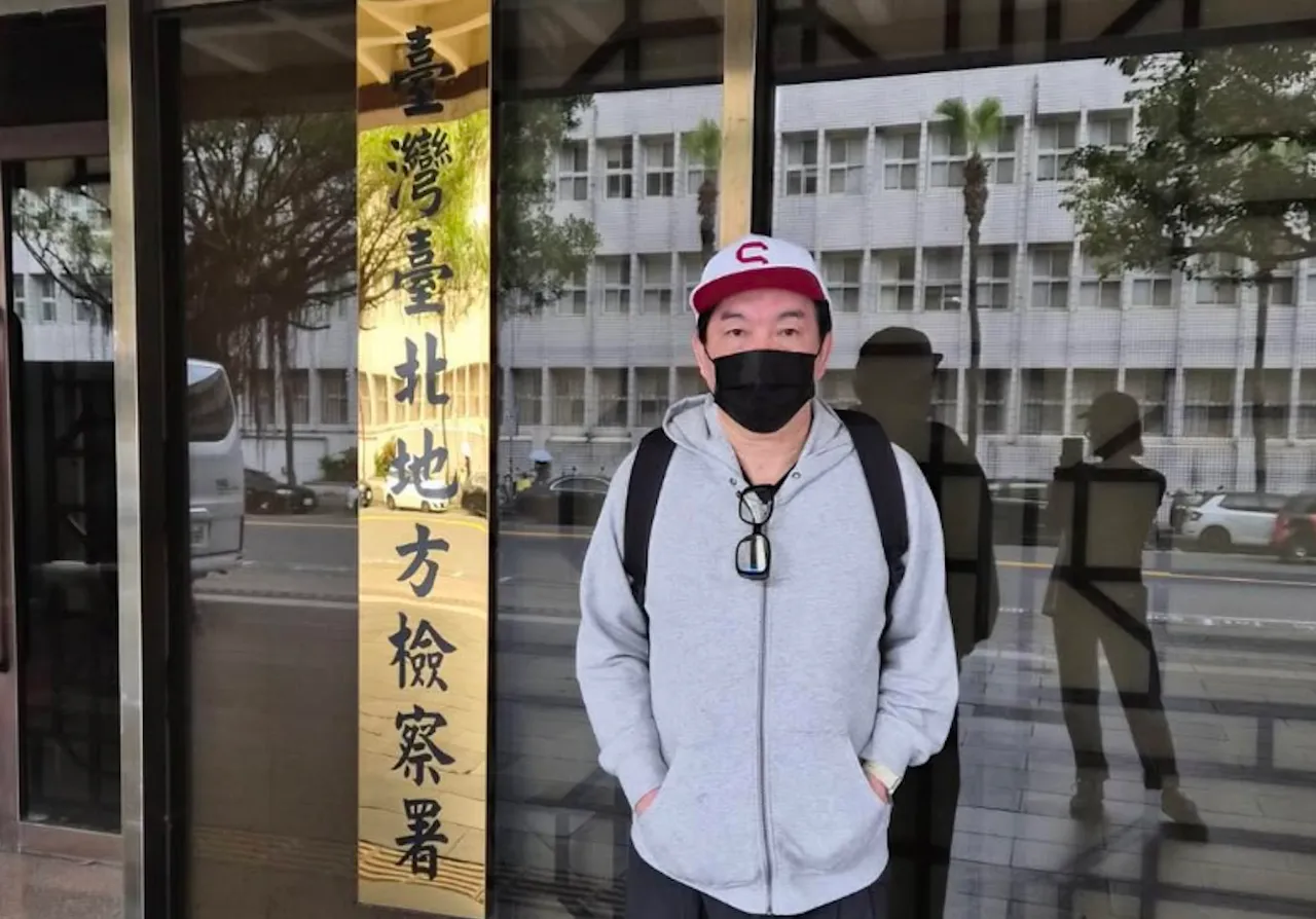 獨家｜主持人康康臭臉現身地檢署　被詐騙500萬討公道