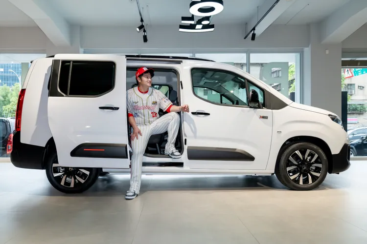 為回饋車主支持，CITROËN 本季推出觀賽抽獎活動，車主返廠消費即有機會獲得味全龍台北大巨蛋主場賽事門票。業者提供
