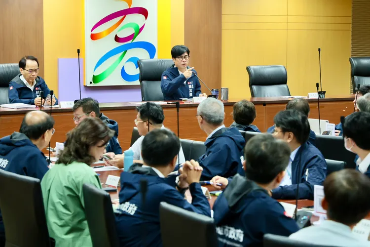 陳其邁市長指示落實市場及攤集場環境清消，並加強周邊滅鼠工作，從源頭管理到環境整備，守護市民健康。翻攝畫面
