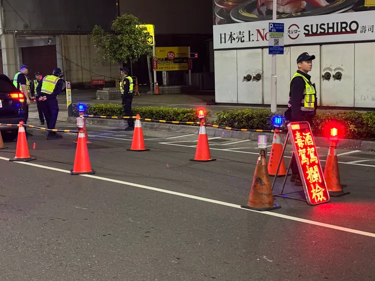 警方勤務中持續規劃路檢、巡邏與強力攔查。翻攝畫面