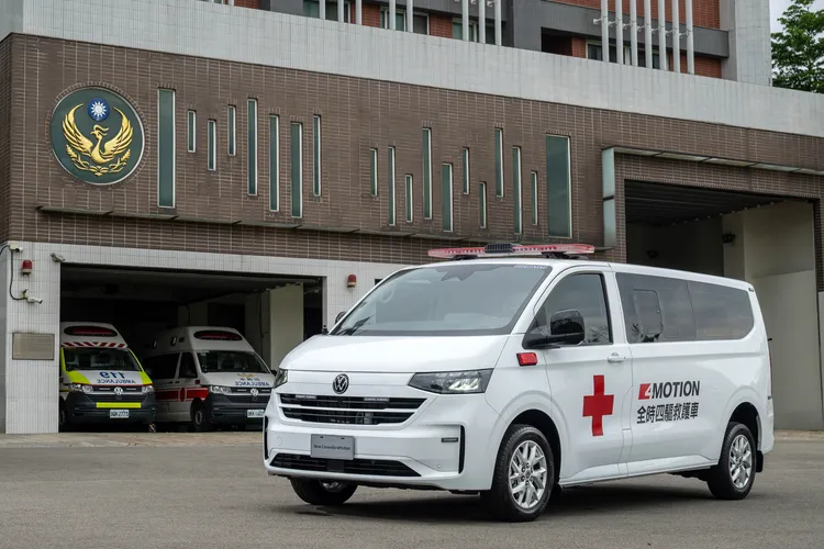 New Caravelle 4MOTION救護車搭載全時四輪驅動系統，可對應山區與災害現場等複雜地形，成為偏遠地區救援的重要支援後盾。業者提供