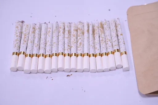 大膽狂徒！男駕車載5445支彩虹菸運毒　遭新城警方攔獲