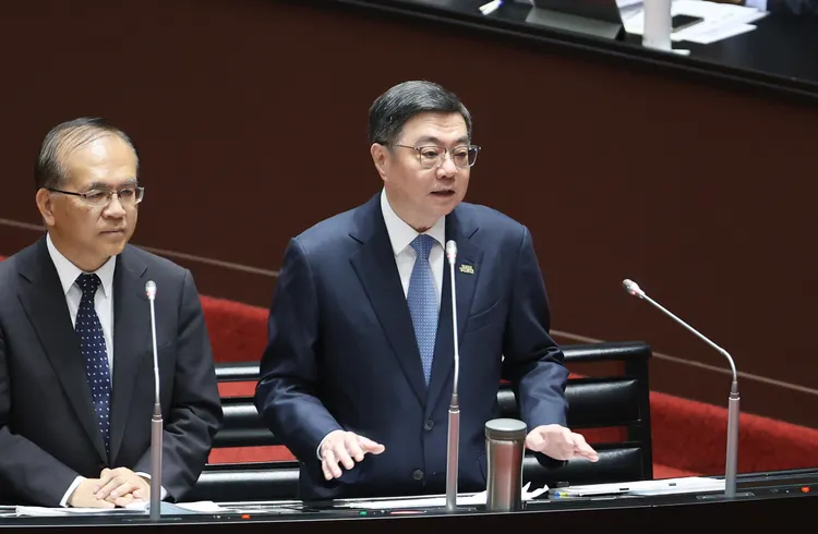 卓榮泰要求內政部、經濟部與數發部研議「特殊影像設備實名制」。莊宗達攝