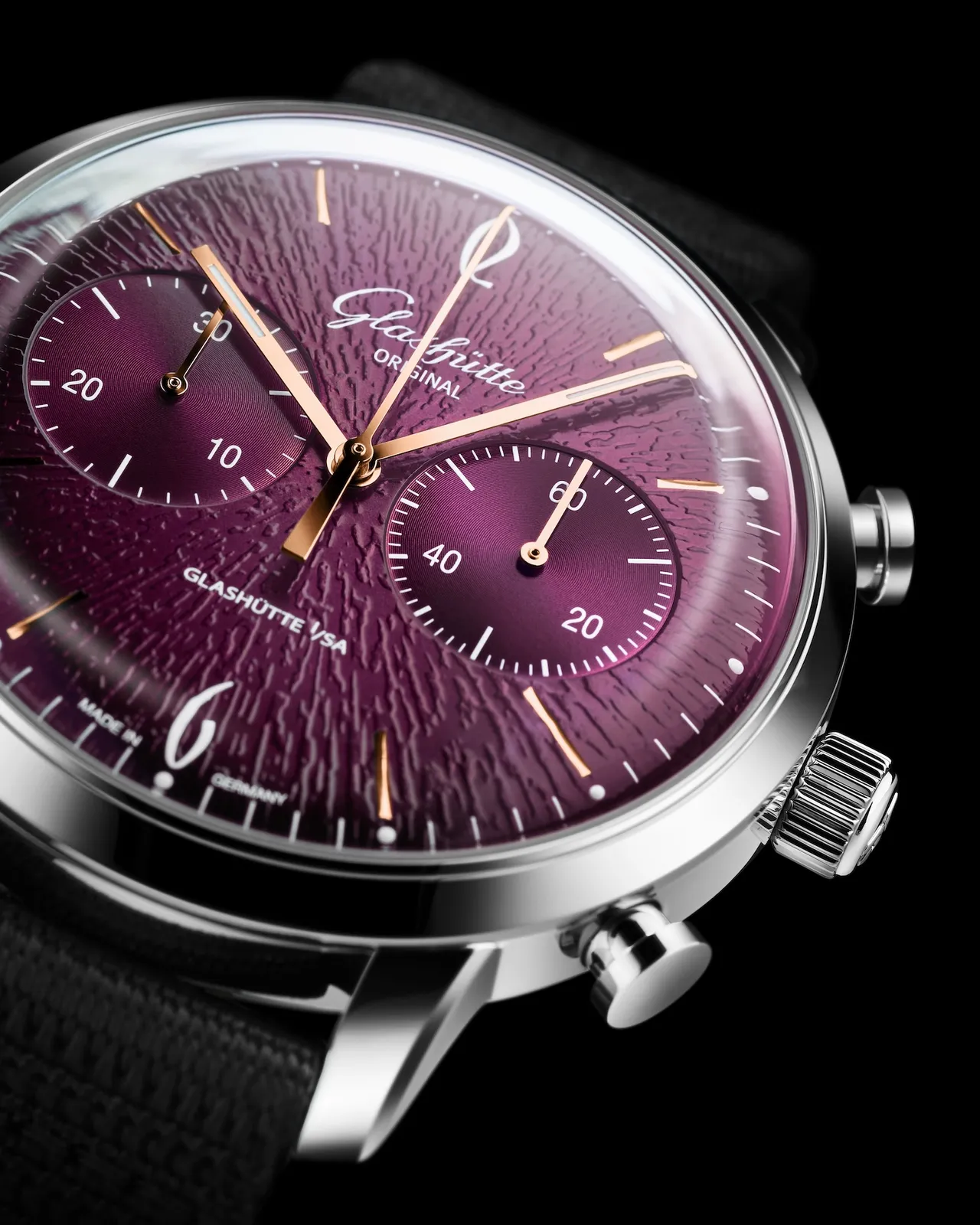 全新Sixties Chronograph 2026年度版腕錶，大膽挹注濃郁的紫羅蘭調。品牌提供