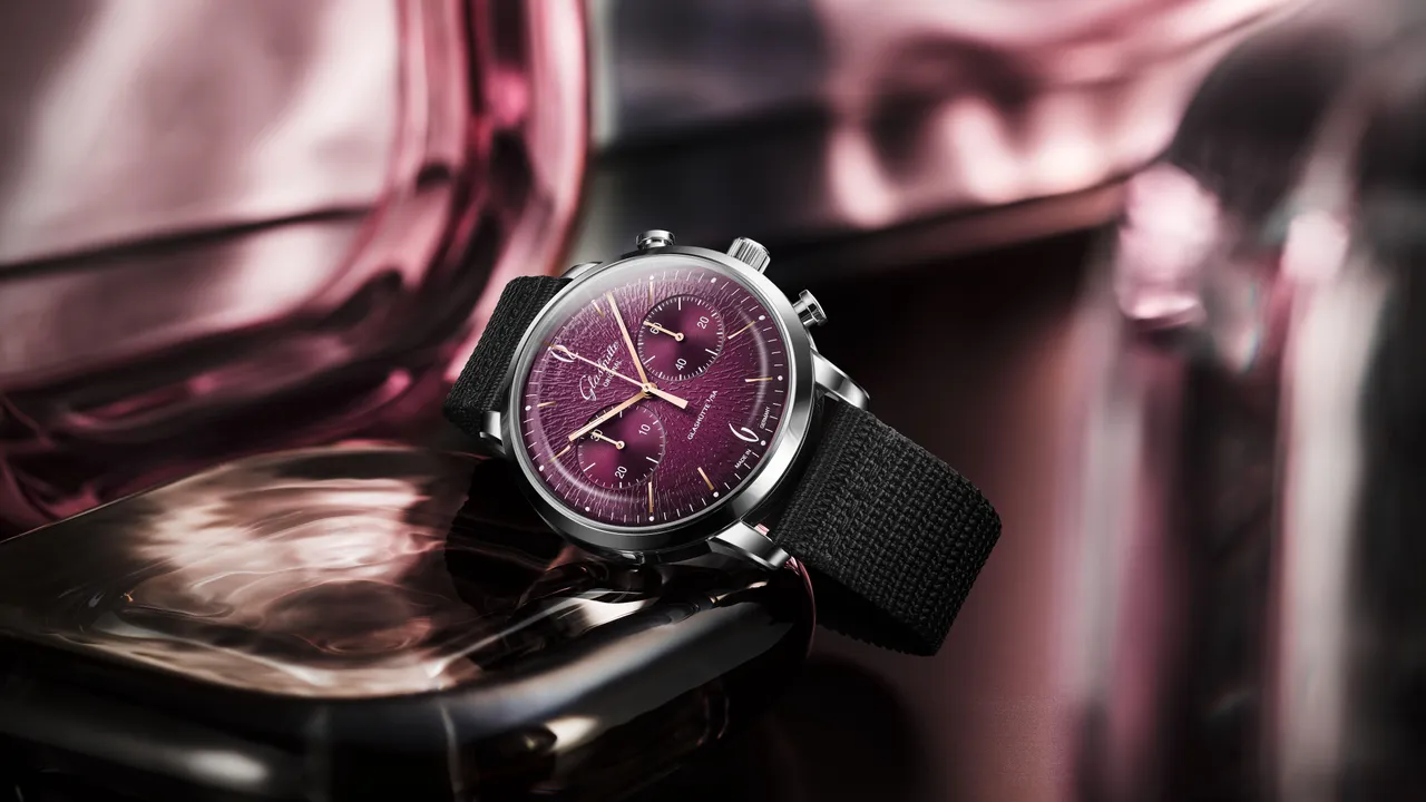 德國高級製錶品牌格拉蘇蒂原創（Glashütte Original）捎來浪漫驚喜，推出全新Sixties Chronograph 2026年度版腕錶，大膽挹注濃郁的紫羅蘭調。品牌提供