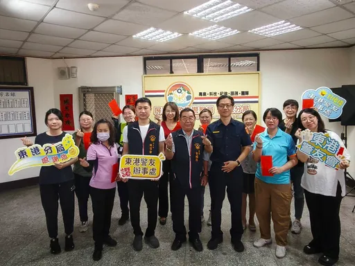 適逢佳節　東港警分局獻上母親節祝福