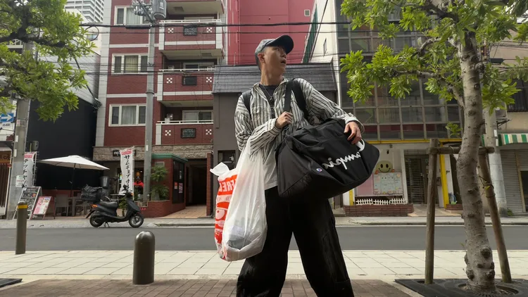 李岳坦言，花錢就是他釋放壓力的一種方式。種瓜得瓜工作室提供
