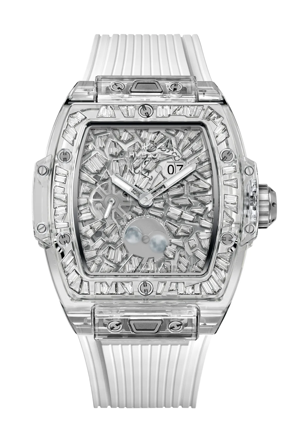 HUBLOT Spirit of Big Bang Impact藍寶石月相鑽錶，42mm，拋光藍寶石水晶錶殼，鑲嵌91顆花式切割鑽石立體時標錶盤，白色內襯橡膠錶帶，HUB1770自動上鍊鏤空月相機芯，動力儲存50小時，防水深度50米，限量20只，1604萬4000元。品牌提供  