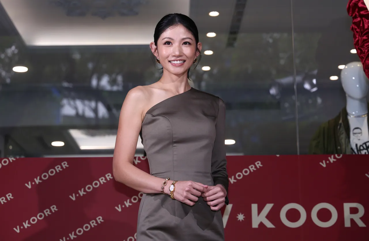 李千娜出席時尚選品店V.KOORR開幕活動，透露增胖5公斤「招財」。莊宗達攝
