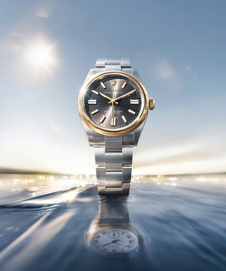 勞力士Oyster Perpetual 41黃金鋼款腕錶，41mm，黃金及蠔式鋼錶殼，石板灰色錶盤，蠔式（Oyster）三格實心鏈節錶帶，勞力士3230型自動上鏈機械恒動機芯，動力儲存70小時，防水深度100米，32萬6000元。品牌提供