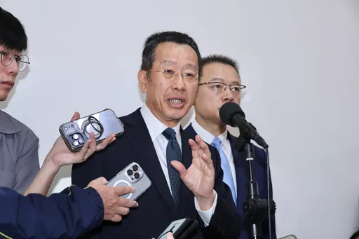 傅崐萁堅持軍購一定要有發價書　顧立雄嗆：那才叫空白授權