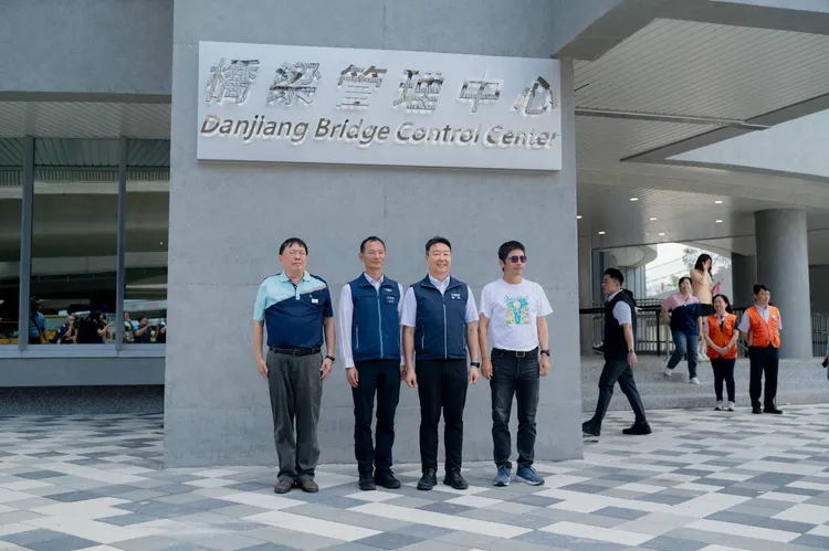 淡江大橋今橋樑管理中心揭牌啟用。公路局提供