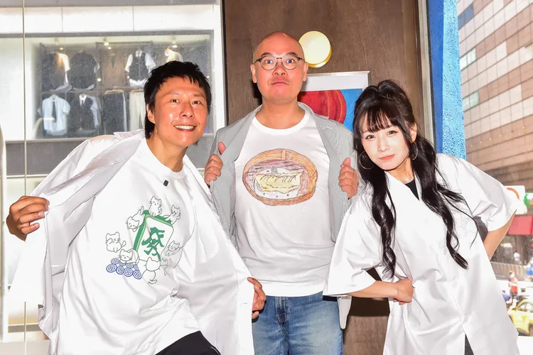 （由左至右）餐飲劇場《熱鬧茶樓流行榜頒獎典禮》由張啟樂、導演何故、陸子玄共同演出。「JUNTO同」粵菜餐廳提供