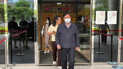 鄭文燦親揭土地變更內幕　怒駁：與廖家父子無收賄合意