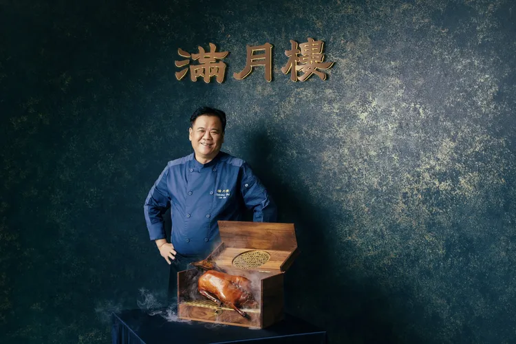 滿月樓由米其林一星主廚蔡瑞郎掌舵，以細膩手法詮釋客家料理精髓，融合傳統底蘊與當代技藝，展現高端中餐的深厚功力與宴席風範。煙波國際觀光集團提供
