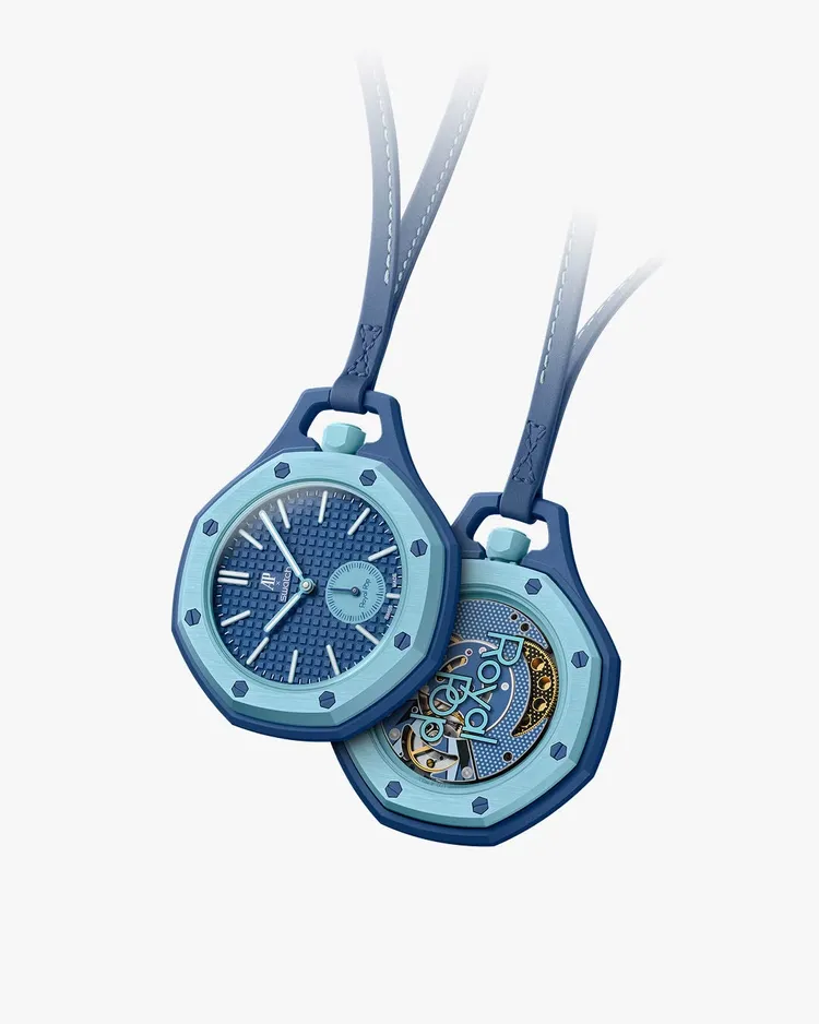 SWATCH X AP Royal Pop懷錶，1萬3000元。翻攝官網