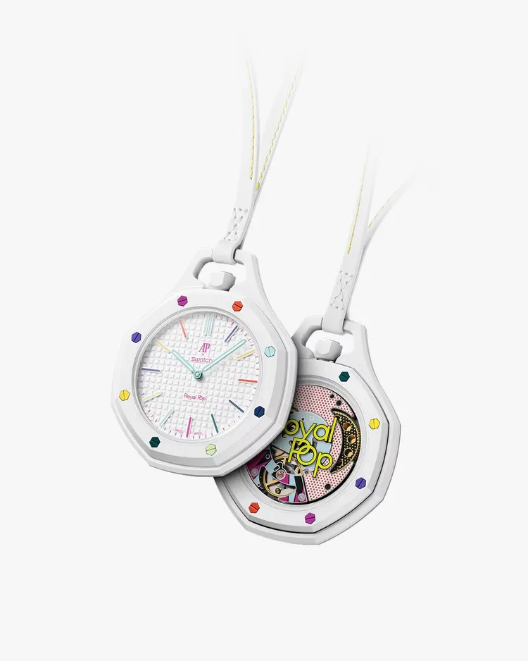 SWATCH X AP Royal Pop懷錶，1萬2150元。翻攝官網