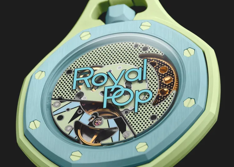 SWATCH X AP Royal Pop懷錶細節。品牌提供