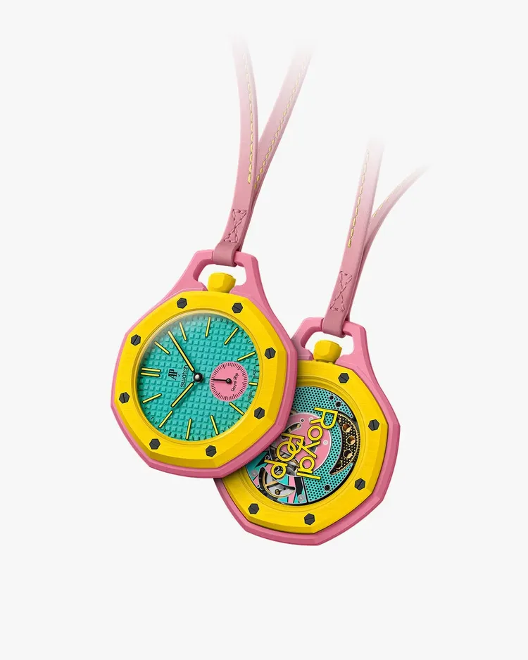 SWATCH X AP Royal Pop懷錶，1萬3000元。翻攝官網