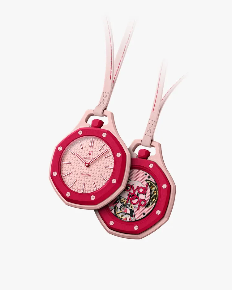SWATCH X AP Royal Pop懷錶，1萬2150元。翻攝官網