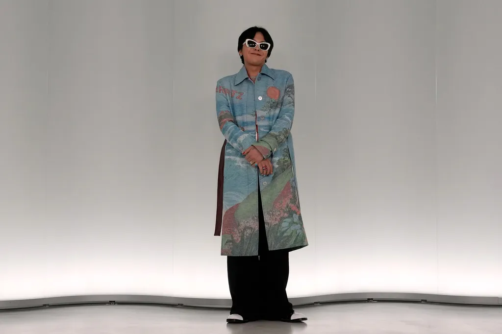 GD現身香奈兒大秀。美聯社