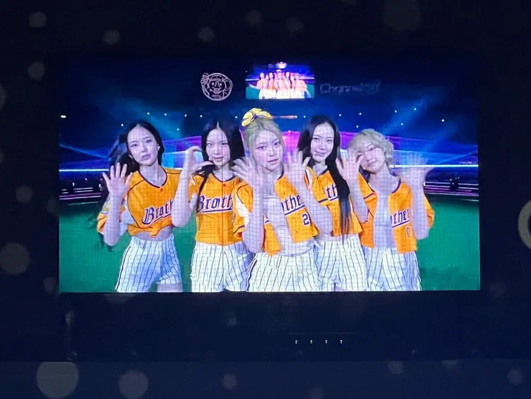 KiiiKiii由LEESOL（左起）、老么KYA、HAUM、SUI、隊長JIYU組成 。讀者提供