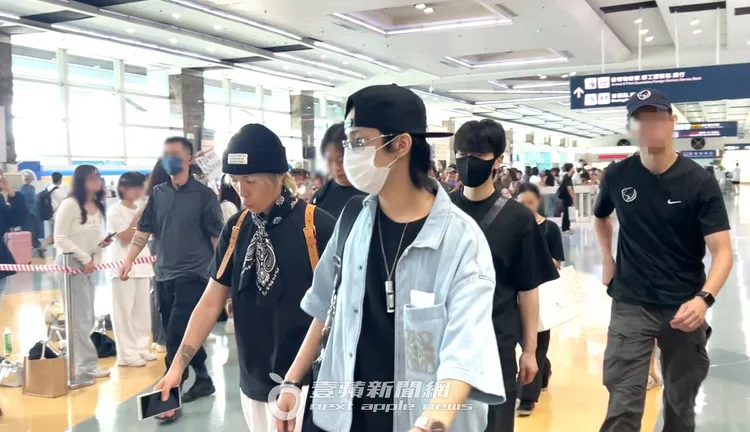 李洪基（左）瘦了一圈，回到顏值巔峰。陳薇安攝