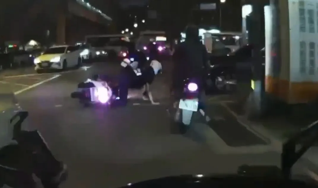 毒駕男拒檢衝撞害2警受傷　逃逸2公里落網...將吃11張罰單噴18萬元