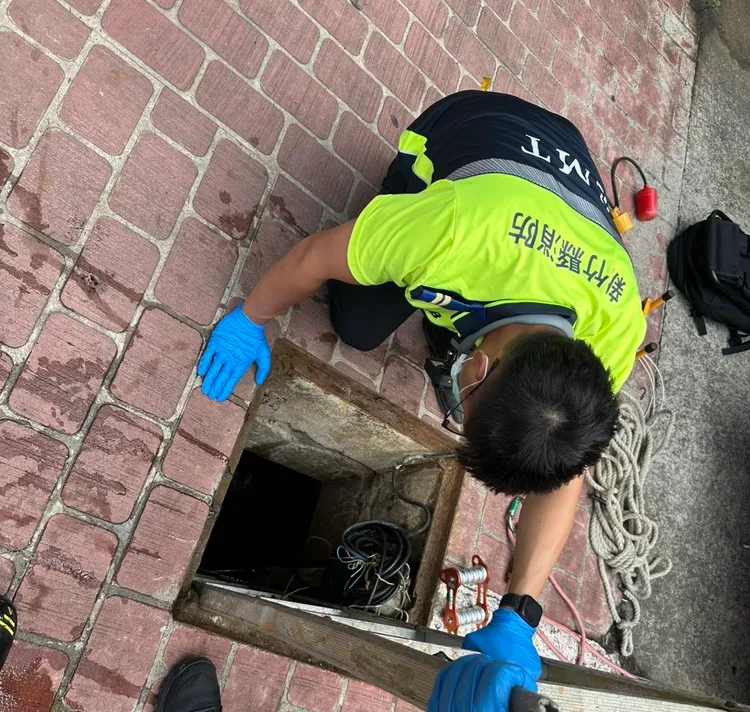 警消到場搶救。新竹縣消防局提供