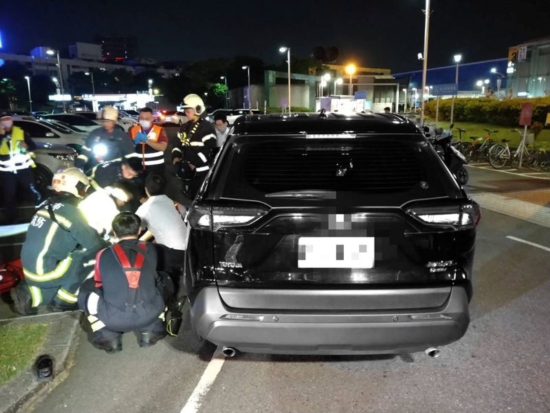 松山機場停車場出車禍 40歲路人遭壓車底身亡