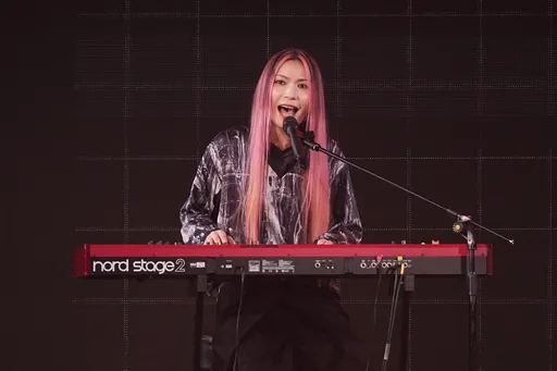 Tizzy Bac隔7年再搶金曲樂團　紅毯幸運物竟是CORTIS的他