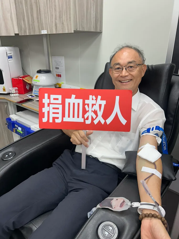 黃柏霖說，現在很多選民不來服務處，但會透過網路陳情。翻攝畫面