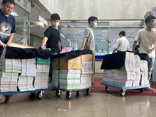京華城案350宗卷證分3車送高院　柯文哲上訴案審誰來審！最快今揭曉