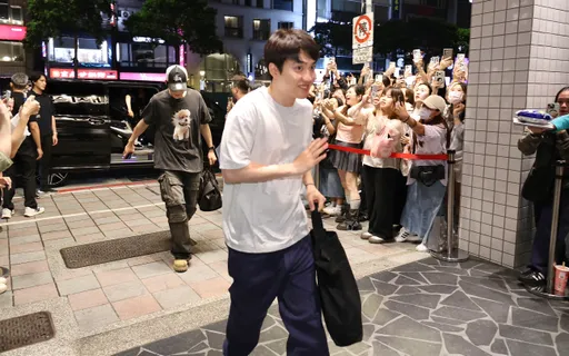 直擊｜史上最快！EXO餓到半小時飆去慶功　D.O.等不及吃飯開心小跑步
