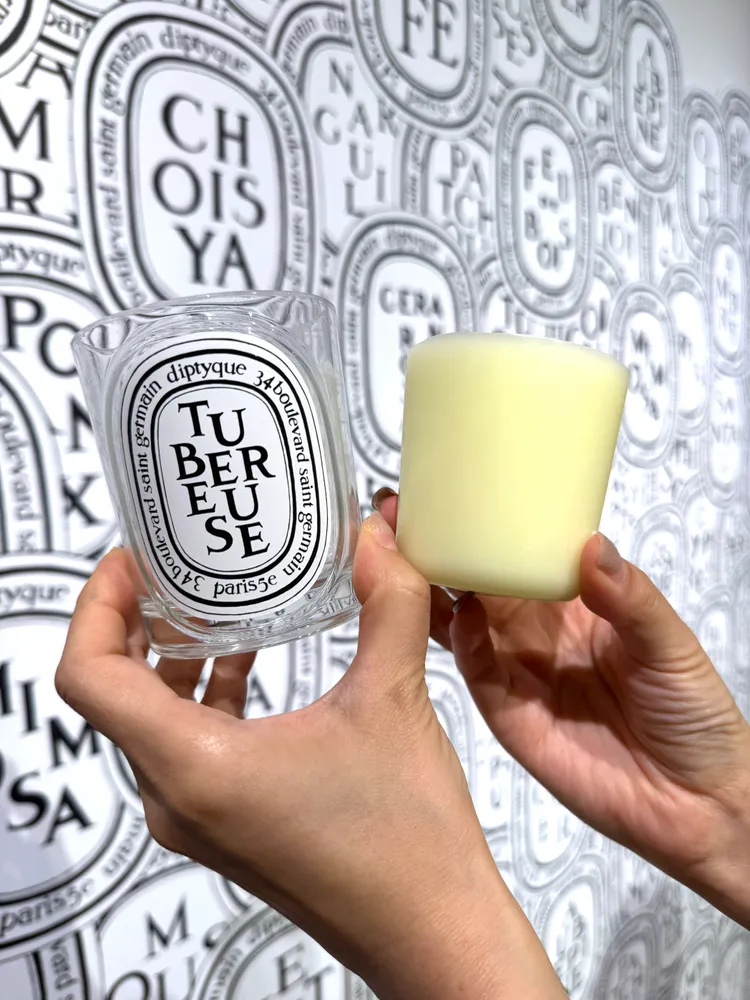 Diptyque全新經典蠟燭採補充式設計，補充蕊1900元。張家玲攝