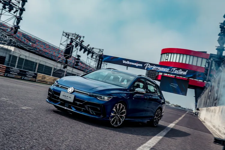 Golf R車型具備333ps動力輸出與0-100 km/h 4.8秒加速實力，展現Golf車系性能基因。業者提供