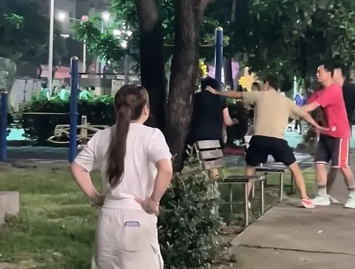 打籃球爆衝突先打隊友再嗆民眾　台中男反遭暴打！警帶回3人法辦　