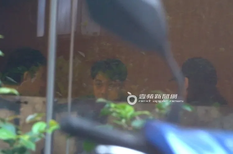 一家人和1名男友人共進晚餐。特勤中心攝