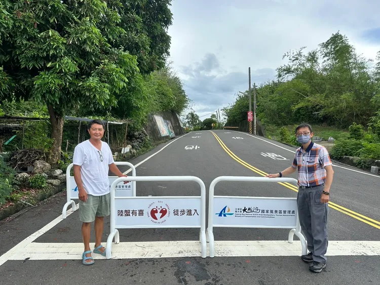 6月11日起至8月31日止，每天晚上7點到10點於美人路段封路護蟹。翻攝畫面