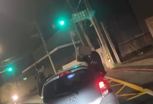 乘客「半身探出車窗」狂飆！　蘆竹警：若查證屬實將依法嚴懲