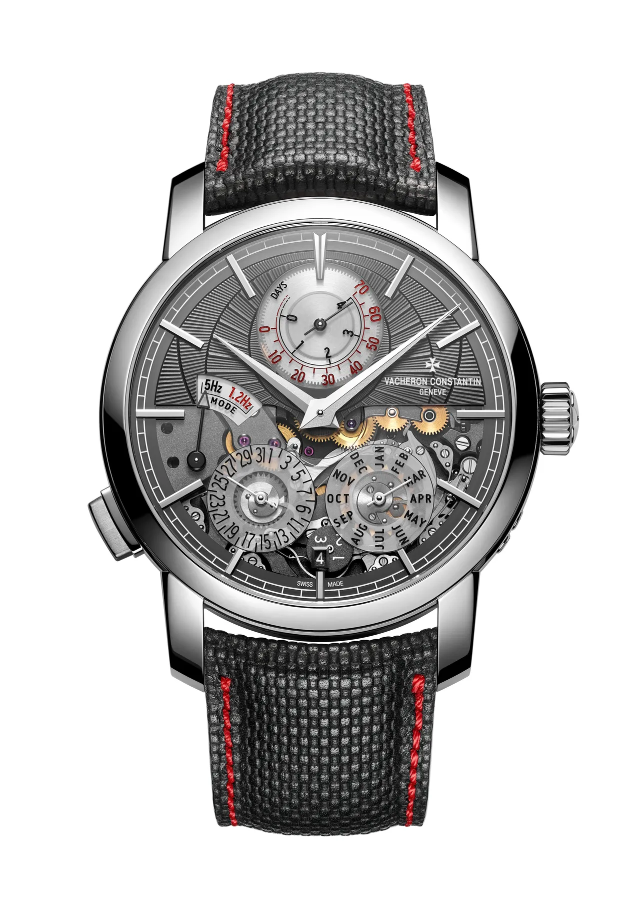 江詩丹頓Traditionnelle Twin Beat 萬年曆腕錶，42mm，950鉑金錶殼，18K金質手工機刻雕花錶盤，黑色小牛皮紋理效果處理錶帶，3610 QP手動上鏈機械機芯，動力儲存高頻活躍模式（5 赫茲）4 天、低頻靜待模式（1.2 赫茲）70日，防水深度30米。品牌提供