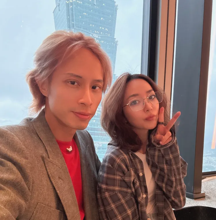 Eko1個半月前透露老婆嫌他過瘦，2人一起去吃大餐放閃。翻攝Eko IG