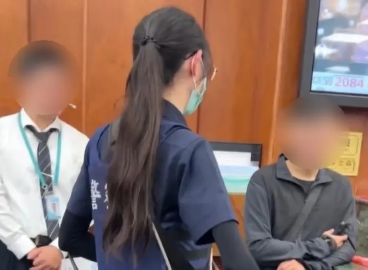警方勸說林男切勿提領百萬款項，避免被詐騙。翻攝畫面